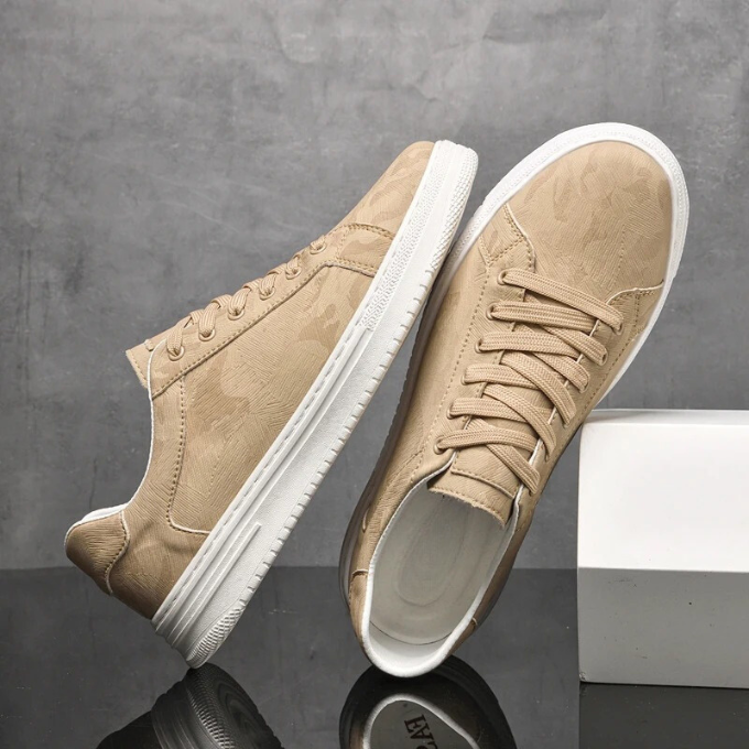 Belmont Classic Sneaker | Black / 6 | Toronty Ottawa