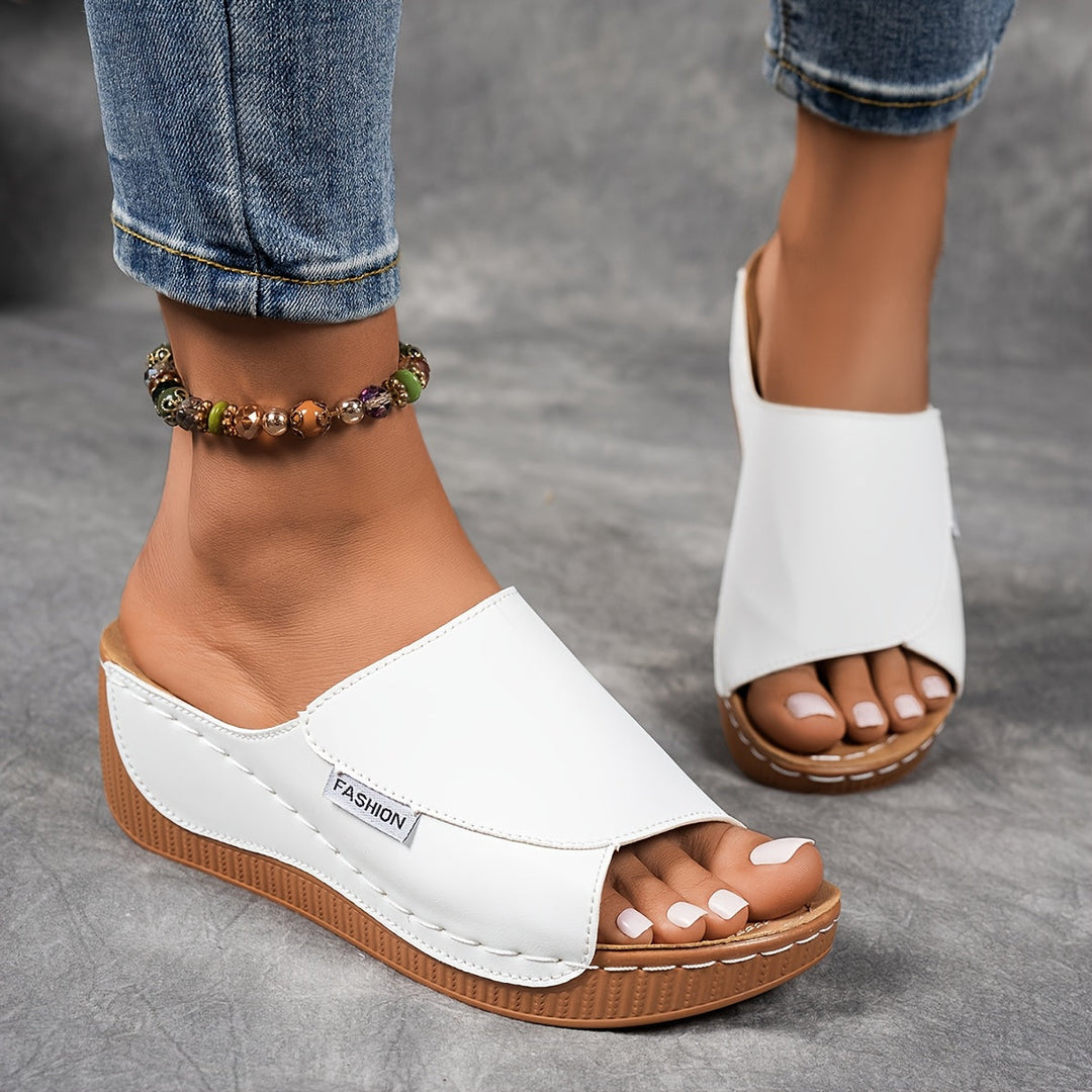 Chantal – Easy Elegance Slip-On Sandals | White / 5 | Toronty Ottawa