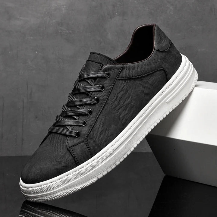 Belmont Classic Sneaker | Black / 6 | Toronty Ottawa