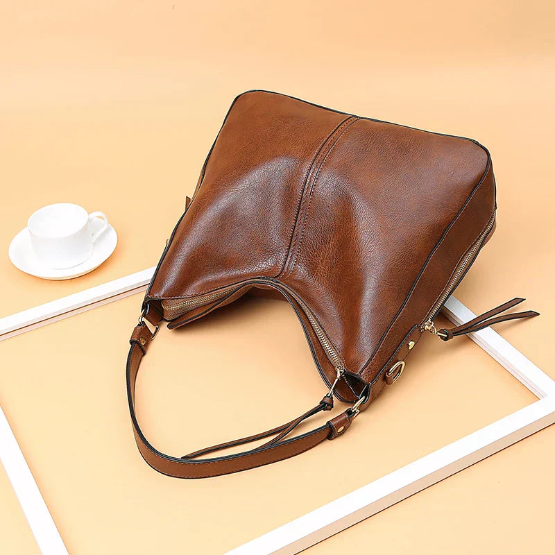 HARRIET - Leather shoulder bag | Black | Toronty Ottawa