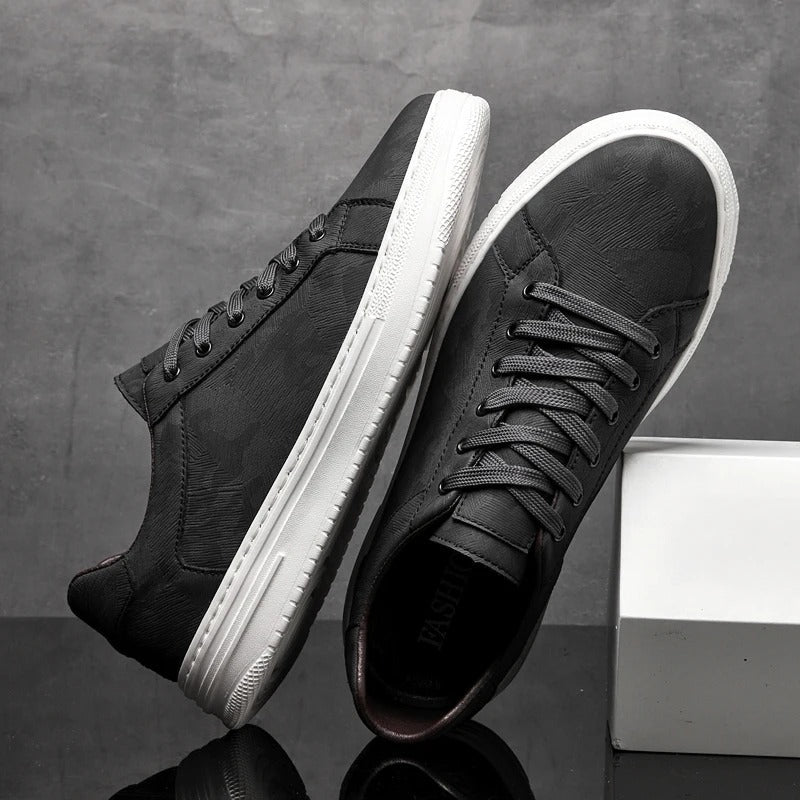 Belmont Classic Sneaker | Black / 6 | Toronty Ottawa